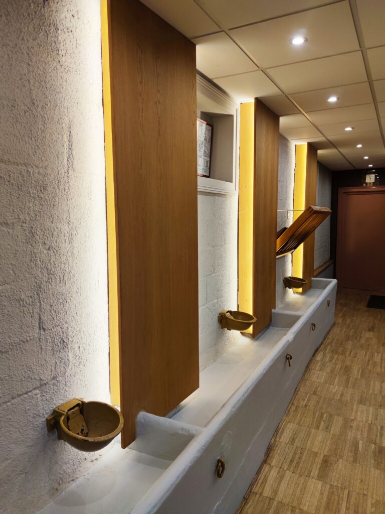 Intérieur de la salle rénovée
