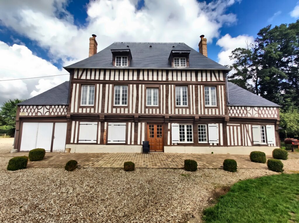 La maison normande à colombages du XVe siècle